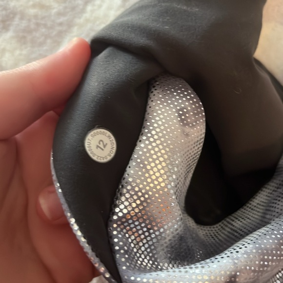 Lululemon Align Bra (reversible) NO PADS are included - Picture 4 of 5